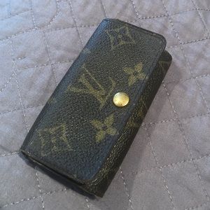LV 4 key ring holder